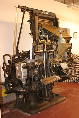 Unsere Linotype-Setzmaschine